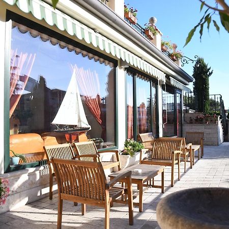 Fashion Hotel Valmontone Exterior photo