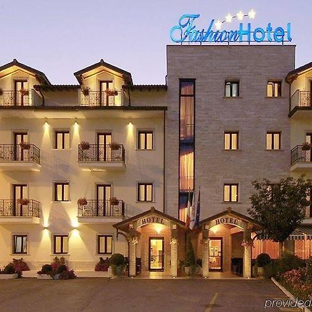 Fashion Hotel Valmontone Exterior photo