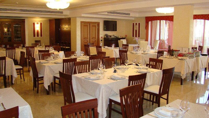 Fashion Hotel Valmontone Restaurant photo